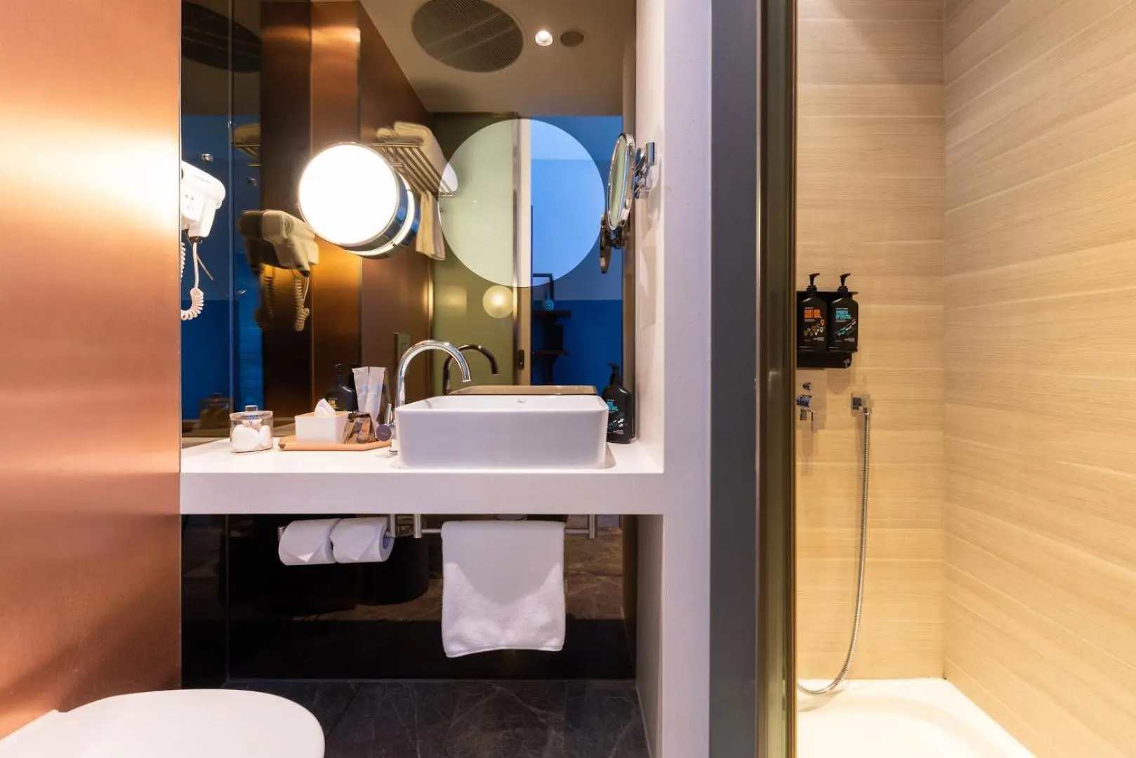 Hotel Dash Living On Queen'S Hongkong