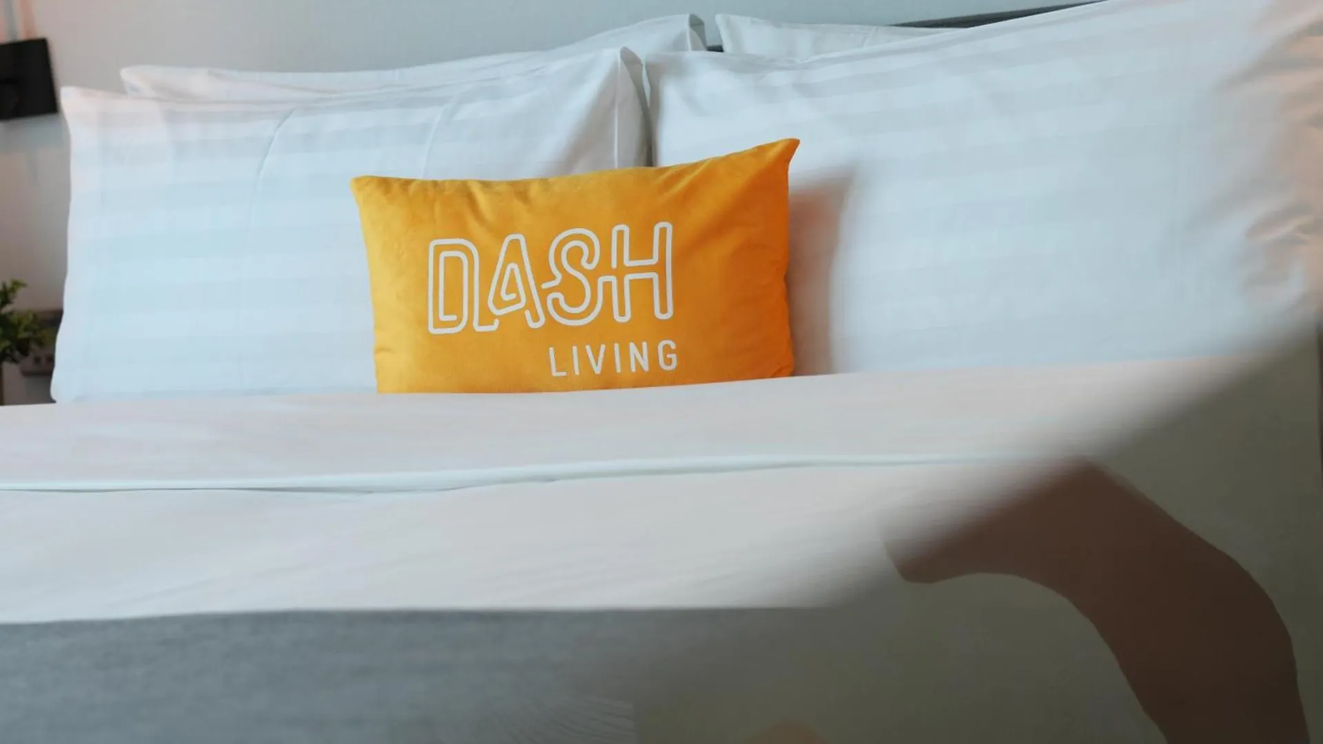 Dash Living On Queen'S Hongkong