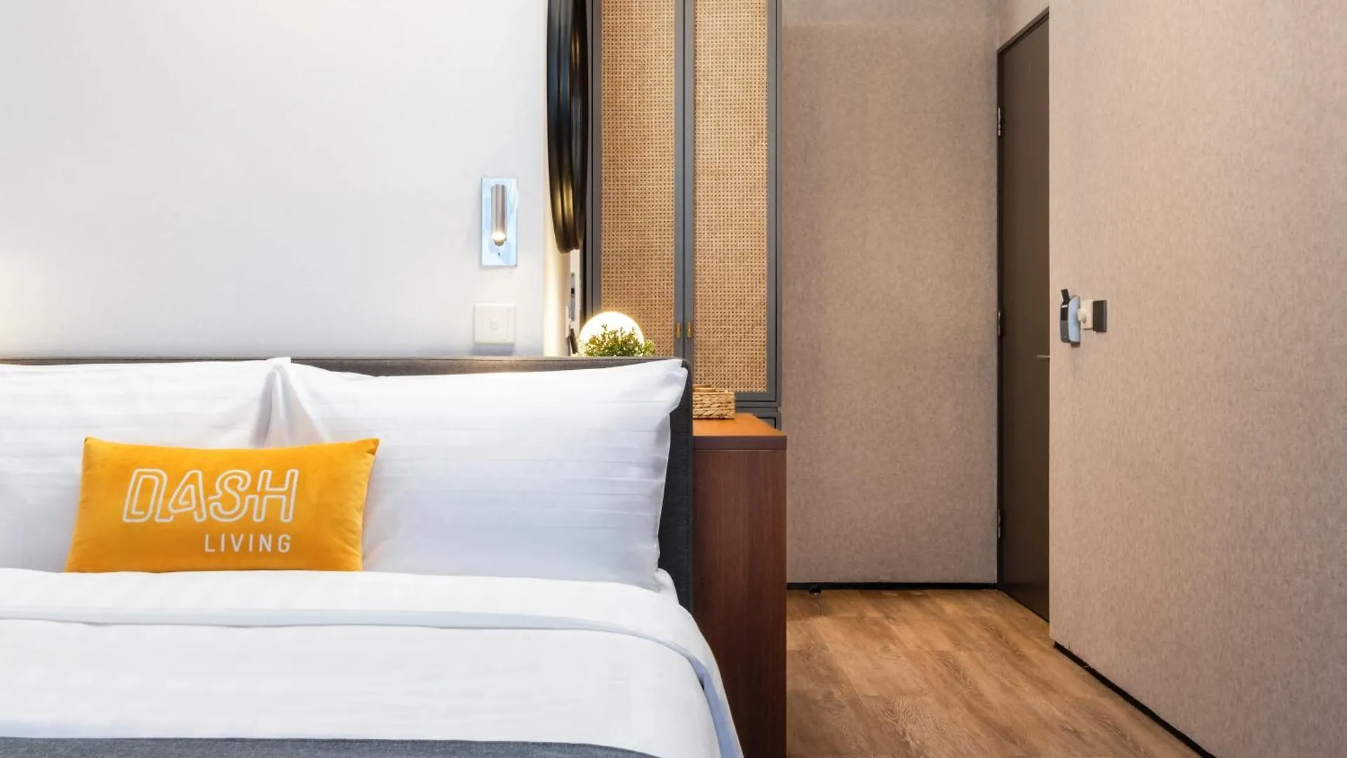 Dash Living On Queen'S Hongkong Hotel