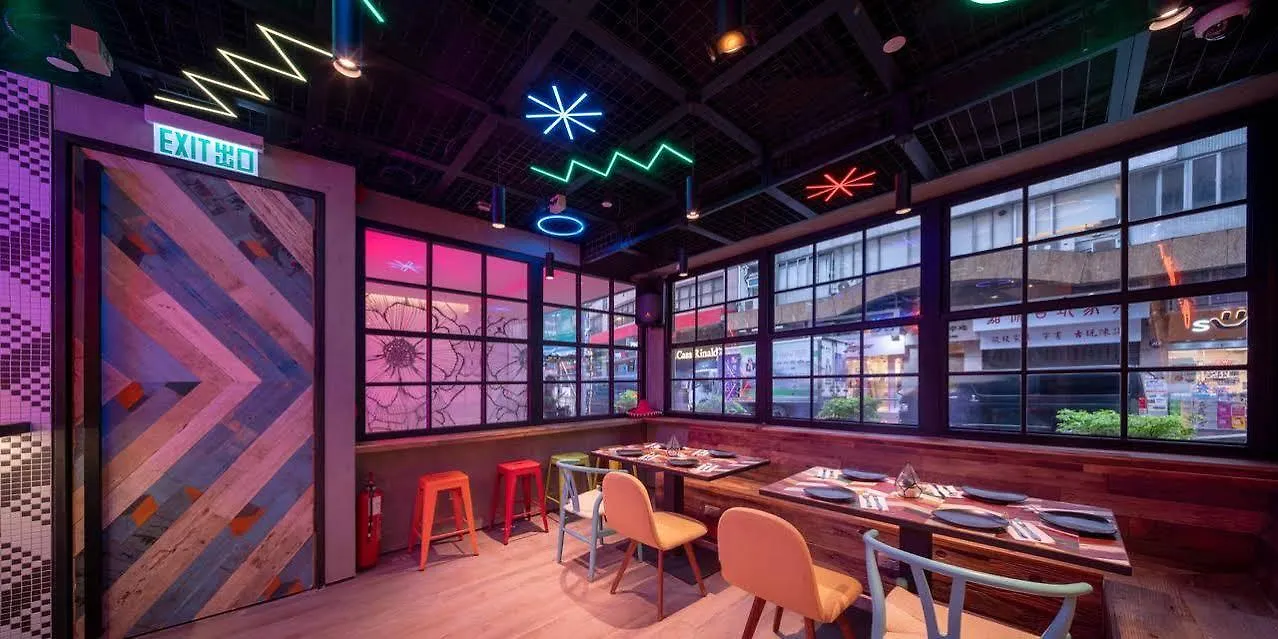 Dash Living On Queen'S Hongkong